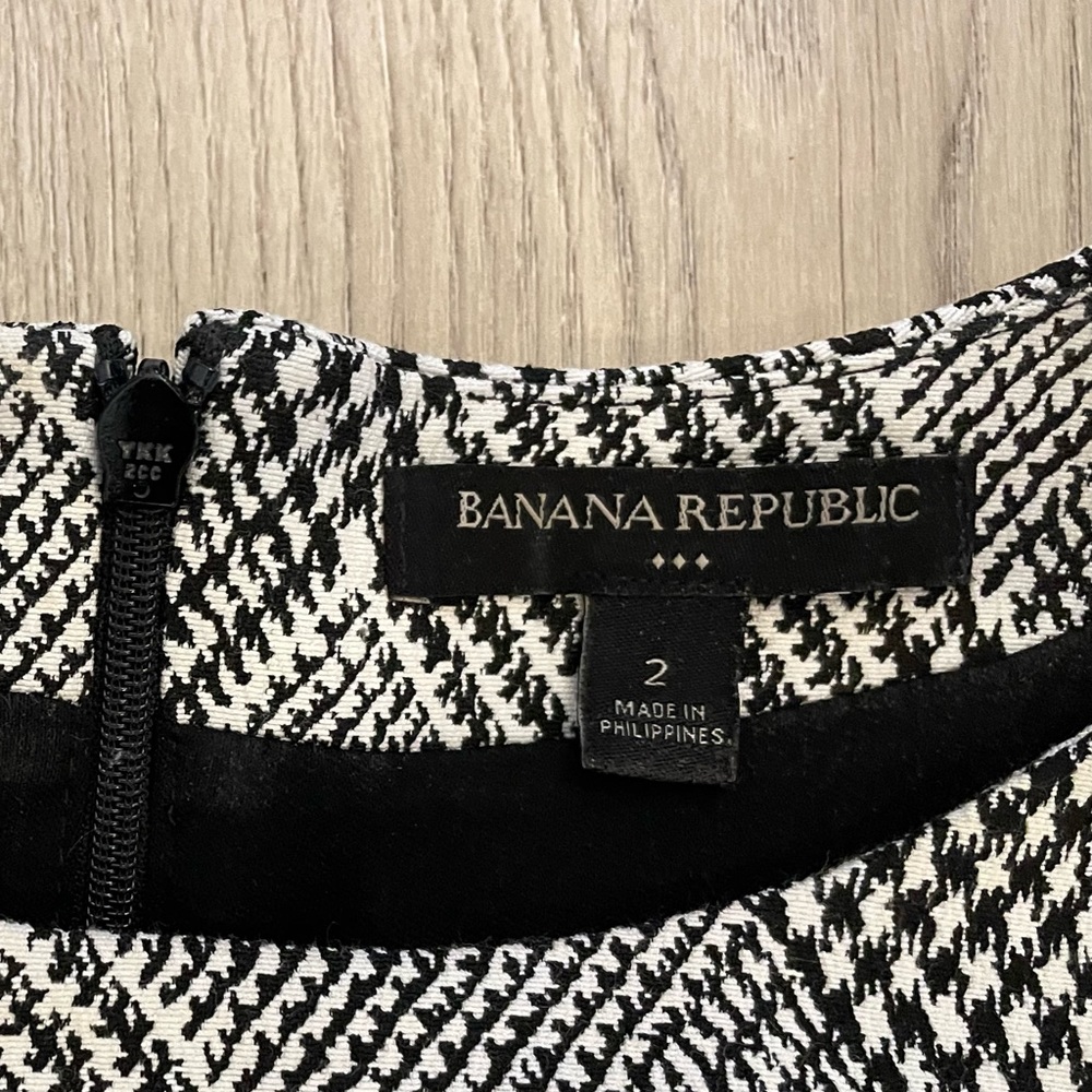 Banana Republic Black/White Sleeveless Dress - Picture 4 of 4